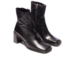 L’INTERVALLE Wismar Square Toe Bootie